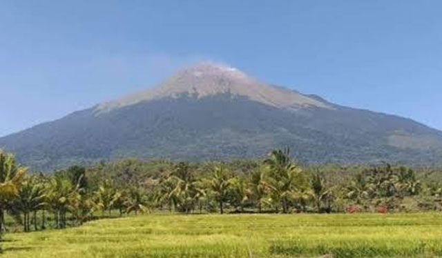 Mt. Kanlaon watch continues as quakes drop - Iloilo Metropolitan Times